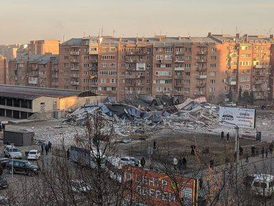 В супермаркете Владикавказа произошел взрыв, здание полностью разрушено