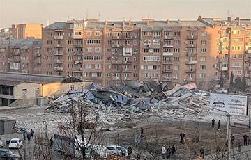 Во Владикавказе после мощного взрыва обрушился супермаркет