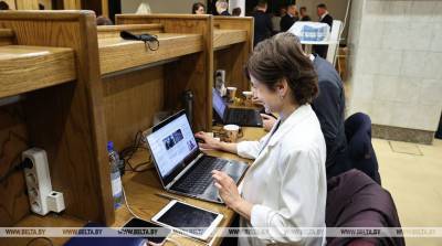 ФОТОФАКТ: ВНС день второй. Журналисты работают в пресс-центре Дворца Республики