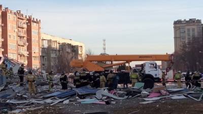 Более 100 человек разбирают завалы на месте взрыва во Владикавказе