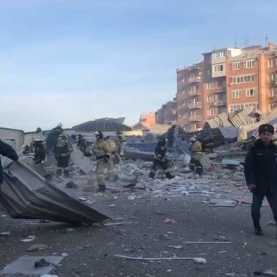Около 120 человек работают на месте взрыва супермаркета во Владикавказе