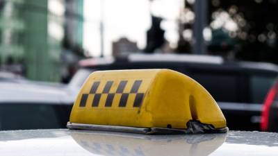 Таксист сбил пешехода на западе Москвы