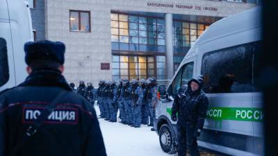 В Москве возобновился судебный процесс против Навального по делу о клевете