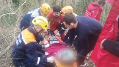 В горах Сочи 13-летняя девочка травмировалась, упав большой высоты