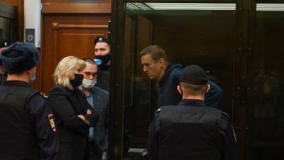 Оскорбленный Навальным ветеран ВОВ не явился в суд