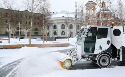 Московские власти просят автовладельцев не мешать работе коммунальной техники в городе