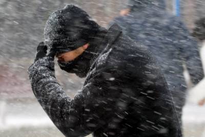 Одни области засыпает снегом, другие заливает дождем: ситуация в регионах Украины