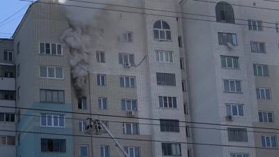 Жительница Барнаула погибла, выпрыгнув из окна горящей квартиры