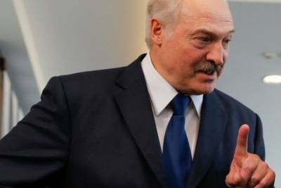 Лукашенко обрушился на айфоны: их американцы прослушивают