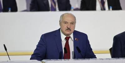 Лукашенко: Белоруссия не Россия, мы на колени не станем