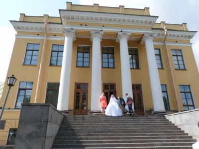 Петербуржцы подали 3 тысячи заявлений на регистрацию брака в июле и августе за несколько дней