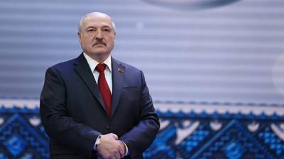 Лукашенко призвал всех «умных людей» перейти на кнопочные телефоны