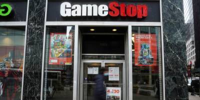 GameStop не смогла заработать на продаже своих акций, которые резко подорожали из-за «инвесторов с Reddit» — Reuters