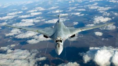 Forbes: продолжительный полет Ту-160 ВКС России над Исландией насторожил НАТО