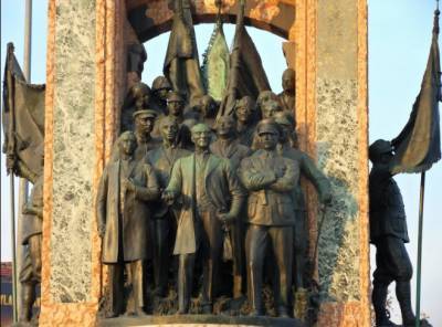 Ворошилов и Аралов: как красные командиры оказались среди основателей современной Турции