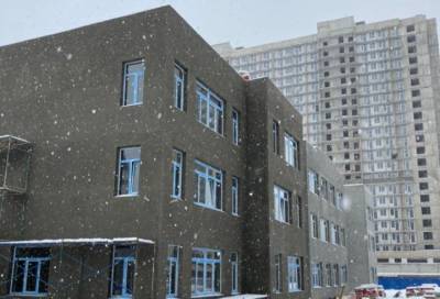 Строители детского сада в Кудрово сосредоточились на внутренних работах из-за морозов
