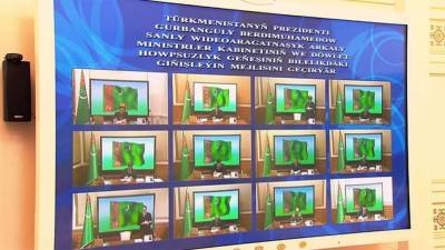 Президент Туркменистана сменил ряд министров и хякимов этрапов