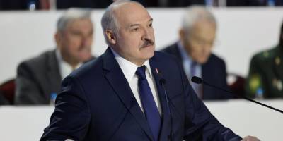 Александр Лукашенко - Лукашенко обрушился с критикой на iPhone 12: Умные люди давно уже ищут кнопочные телефоны - nv.ua - Белоруссия