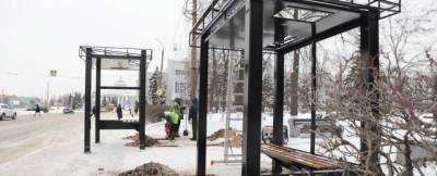 В Дзержинске начали установку новых остановочных павильонов