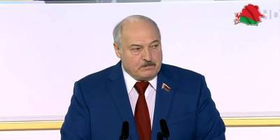 Лукашенко призвал переходить на кнопочные телефоны, ибо США следят за людьми через айфоны, видео - ТЕЛЕГРАФ