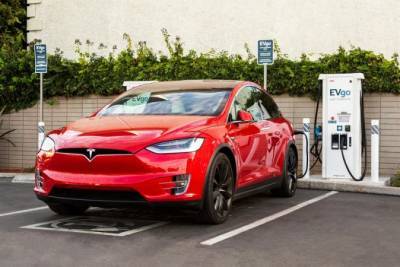 Зарядные станции EVgo теперь поддерживают автомобили Tesla