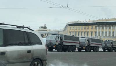 В центре Петербурга вновь заметили автозаки и ограждения