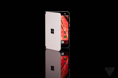 Двухэкранный Android-смартфон Microsoft Surface Duo подешевел до $999, на следующей неделе новинка выходит в Европе
