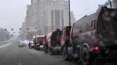 Очищать Москву от снега выехали 13,5 тысячи единиц техники