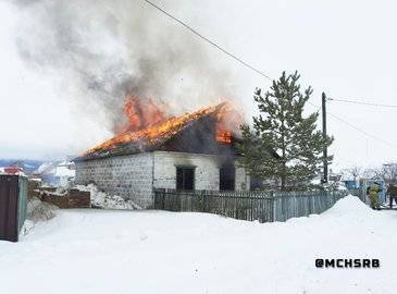 В Башкирии следователи устанавливают причины пожара, в котором погибли двое детей