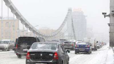 Во власти циклона: в Москве ожидают транспортный коллапс