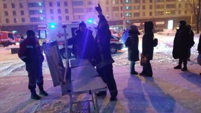 Жительница Барнаула выпала из горящей квартиры и разбилась насмерть