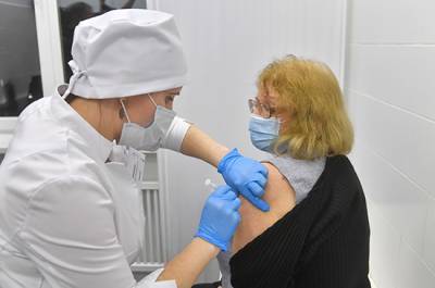 Привившиеся российской вакциной могут стать донорами плазмы для лечения заражённых COVID-19