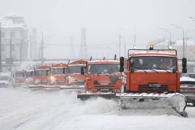 Экстремально сильный снегопад пришел в Москву
