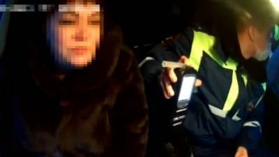 Нетрезвая автоледи устроила скандал инспекторам ДПС в Приморье