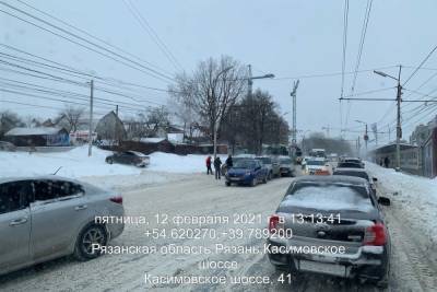 На Касимовском шоссе в Рязани столкнулись пять машин