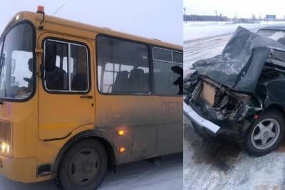 В Челябинской области школьный автобус врезался в ВАЗ