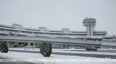В Национальном аэропорту Минск ежедневно работают до 20 единиц снегоуборочной спецтехники