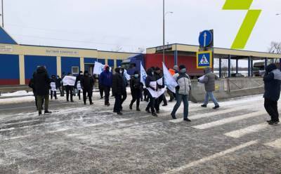 В Одессе моряки протестуют против коррупции: перекрыли киевскую трассу – фото