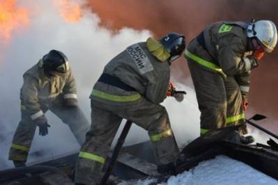 В Красноярске локализован пожар на складе ГСМ