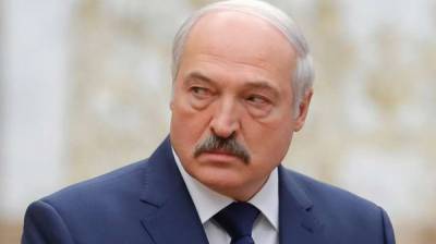 Лукашенко призвал белорусов переходить на кнопочные телефоны
