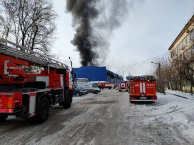 Склад горюче-смазочных материалов загорелся в Красноярске