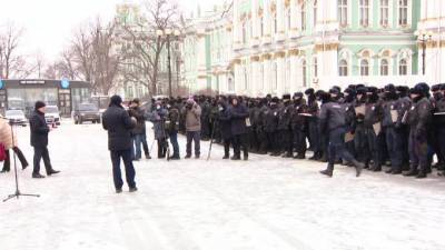 Макаров наградил служащих спецполка полиции в Петербурге