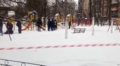 В Киеве прогремел взрыв на детской площадке, есть жертва -