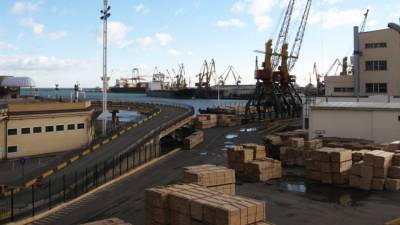 Отмена российского транзита опустошила украинские порты