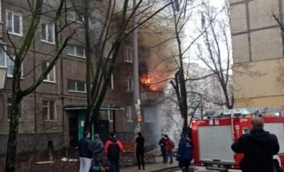 Пожар охватил квартиру в Днепре, мама с двумя малышами оказались в огненном плену: кадры ЧП