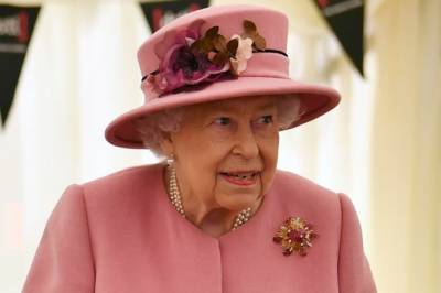 Сериалы, чай и немного самодурства: правила жизни и привычки британской королевы