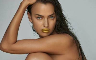 Обнаженная Ирина Шейк снялась в рекламе косметики с золотом (ВИДЕО)
