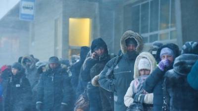 Лютые морозы и «черная метель»: зима в российских регионах вошла в кураж