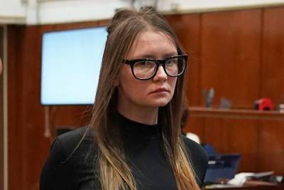 Аферистка Анна Сорокина вышла из тюрьмы. Она выдавала себя за богатую наследницу, а теперь Netflix снимает о ней фильм