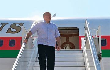 Дворцы, Tesla, Boeing за $100 миллионов: Где живет, на чем катается и летает Лукашенко